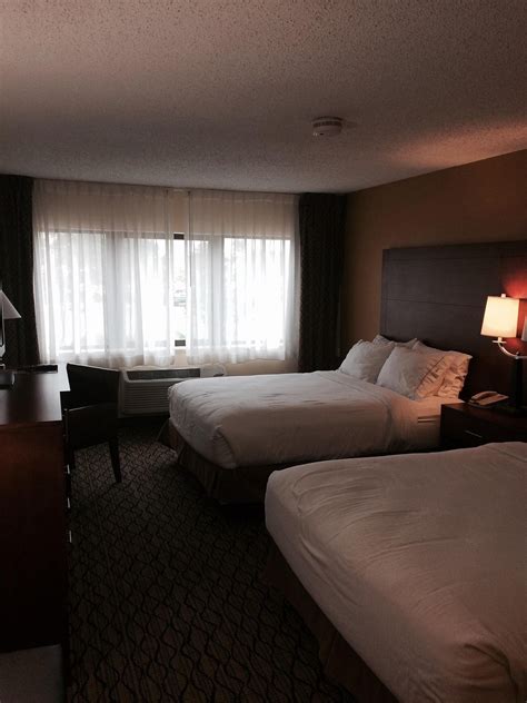 holiday inn express mishawaka review.